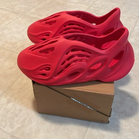 Adidas Yeezy Foam Runners men’s size 10